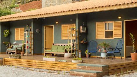 Vila do Lago - Chalés aconchegantes em frente ao Lago e montanhas!!!