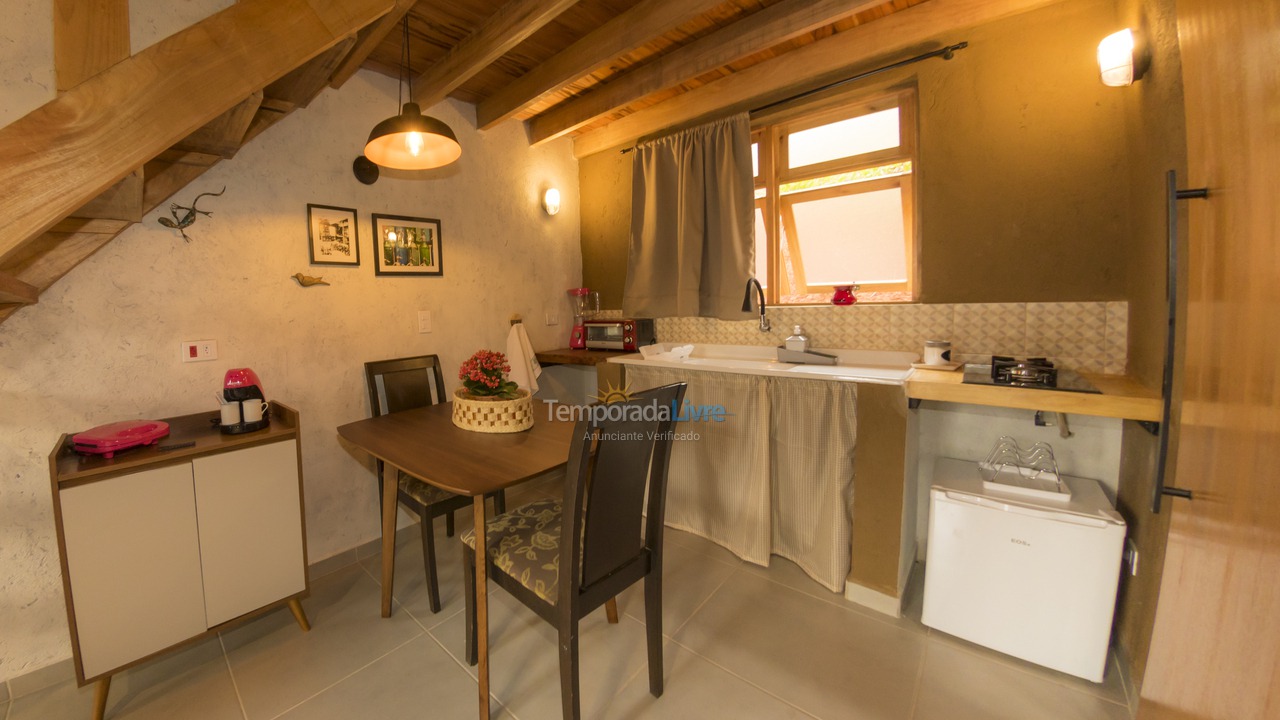 Casa para aluguel de temporada em São Bento do Sapucaí (Bairro do Serrano)