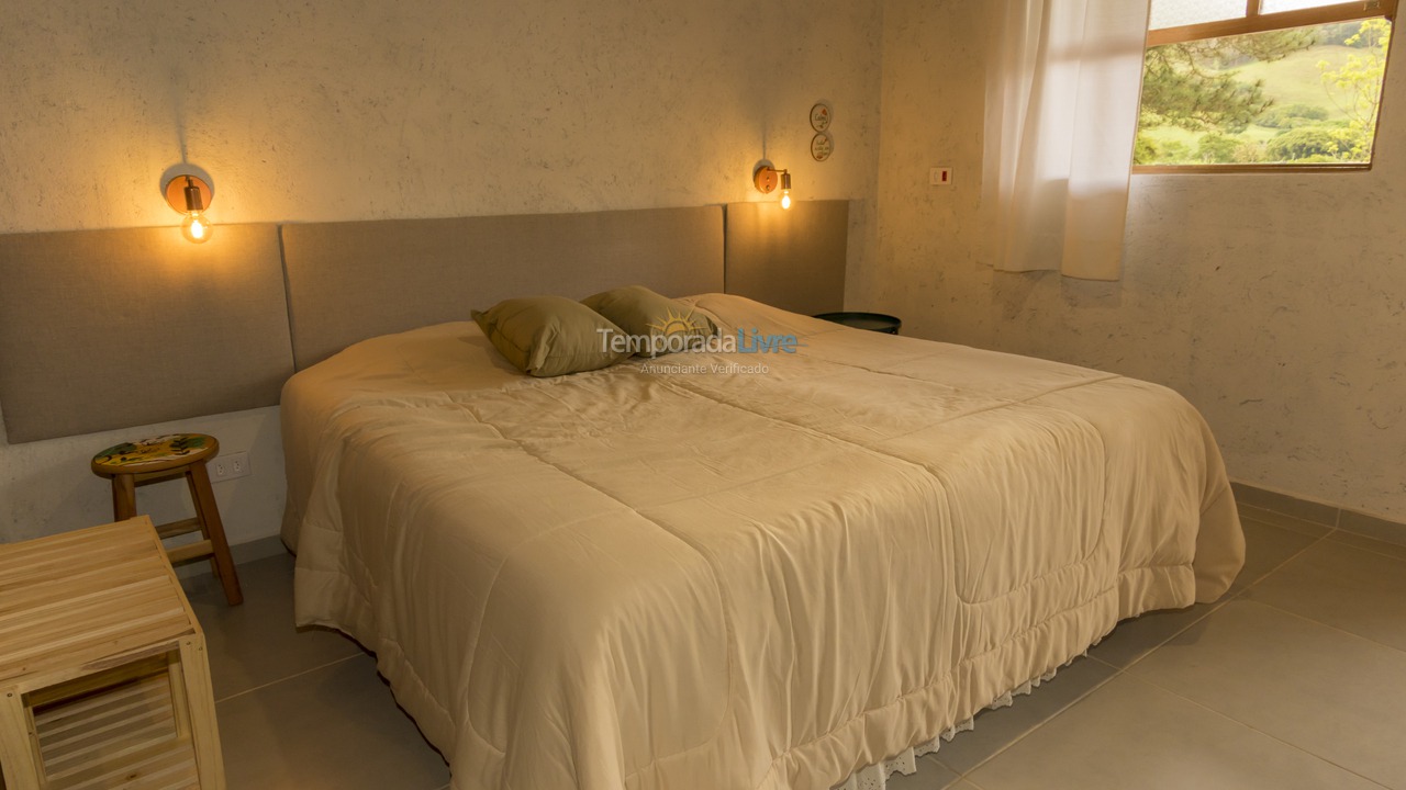 Casa para aluguel de temporada em São Bento do Sapucaí (Bairro do Serrano)