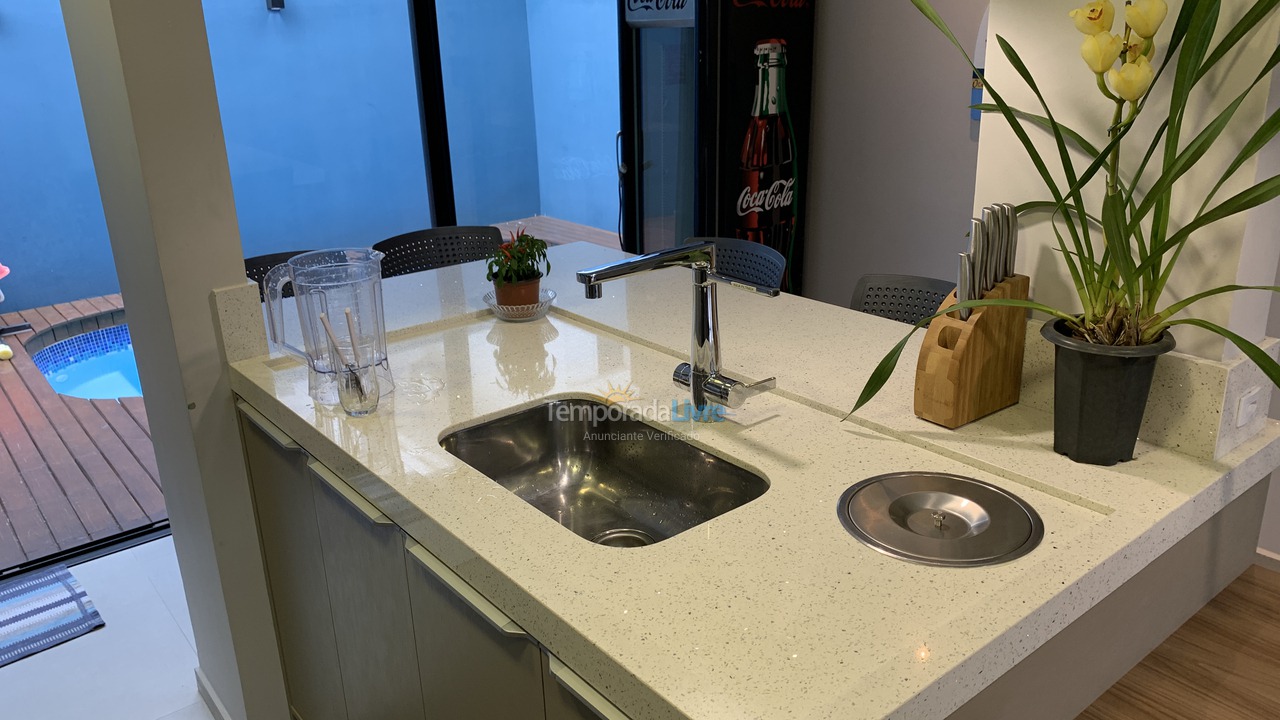 Casa para alquiler de vacaciones em São Francisco do Sul (Prainha)