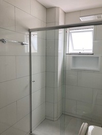 Excelente apto frente mar, 1 suite mais 1 quarto com AC, WI-FI