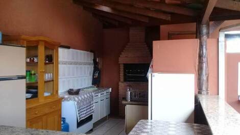 Recanto do Futuro c/ Piscina e churrasqueira