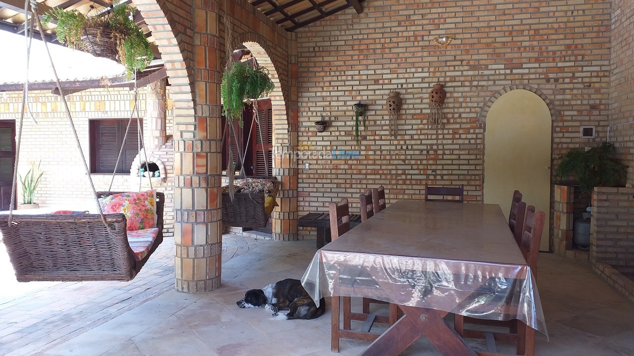 Apartamento para aluguel de temporada em Beberibe (Praia das Fontes)