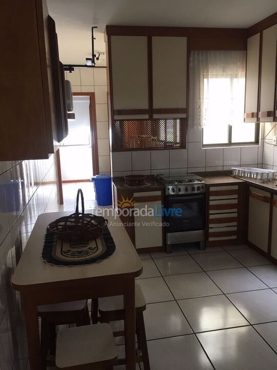 Apartamento para alquiler de vacaciones em Itapema (Meia Praia)