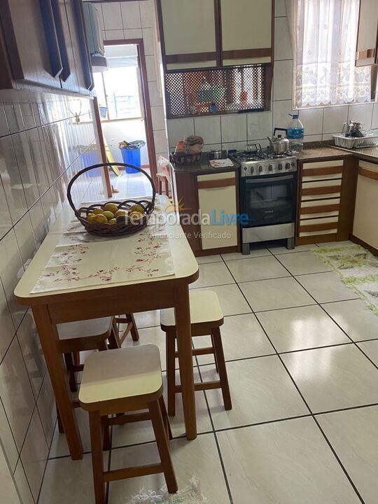 Apartamento para alquiler de vacaciones em Itapema (Meia Praia)