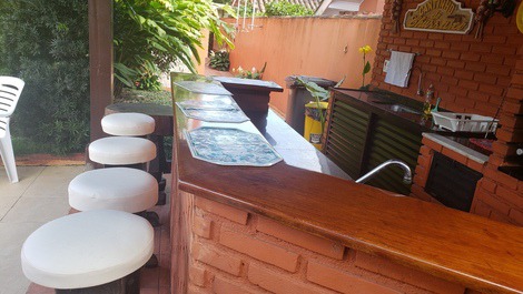 CASA 4 DS, PISCINA, WI-FI, CHURR. PRAIA PERNAMBUCO, COND. FECHADO.