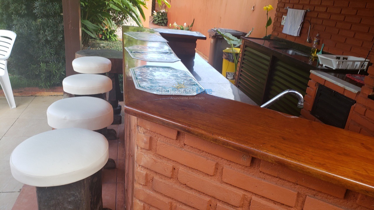 Casa para aluguel de temporada em Guarujá (Praia do Pernambuco)