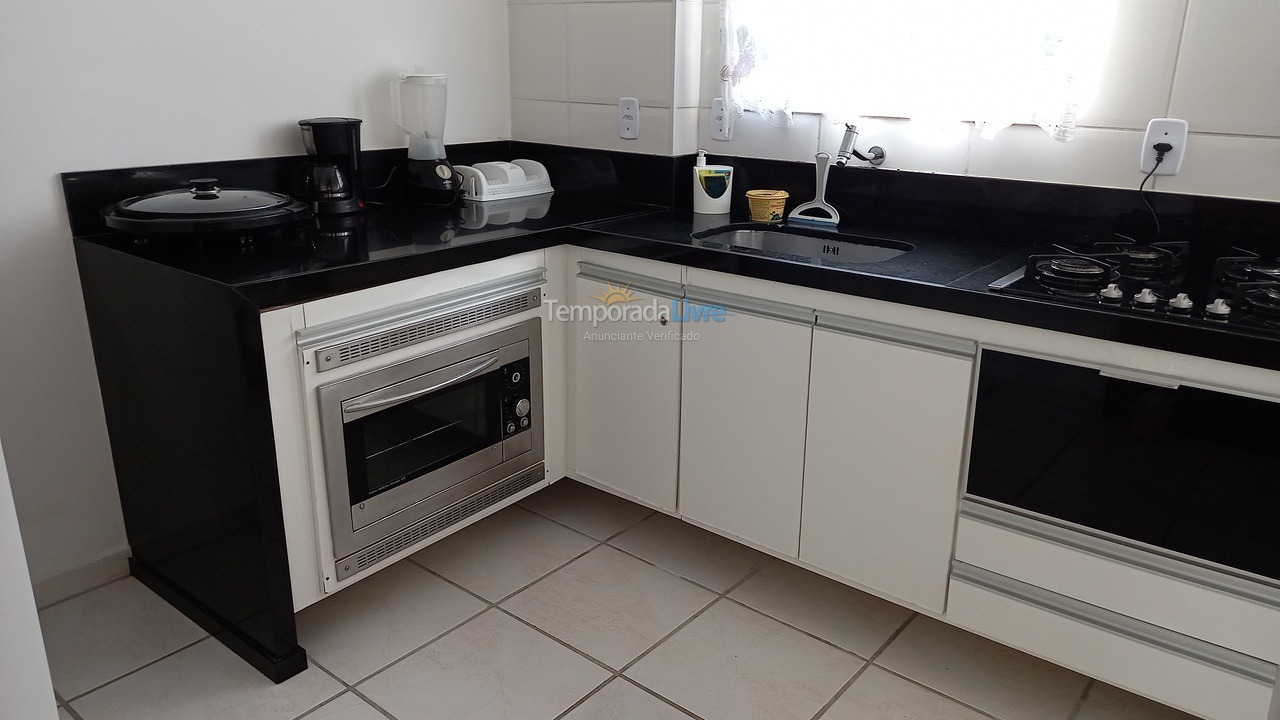 Apartamento para aluguel de temporada em Cabo Frio (Baixo Grande)