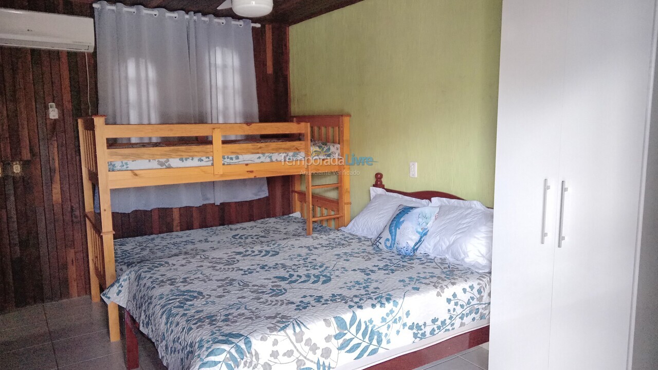House for vacation rental in Bertioga (Condominio Morada da Praia)