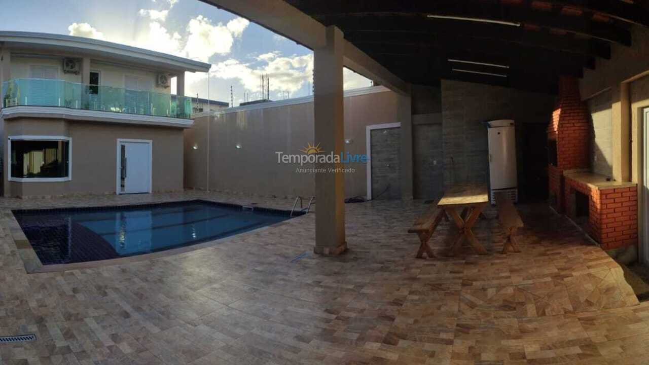 Casa para aluguel de temporada em Guarujá (Jardim Virgínia)