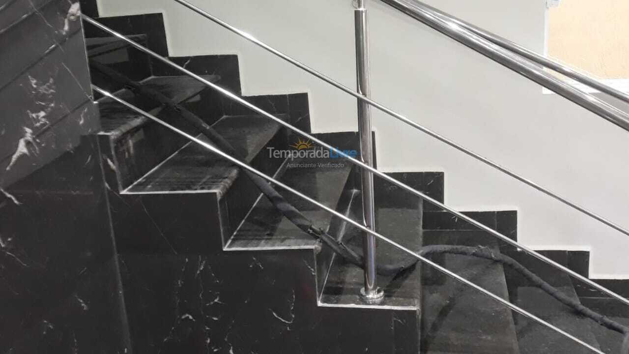 Casa para aluguel de temporada em Guarujá (Jardim Virgínia)