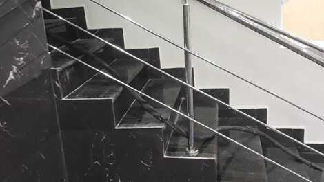 Linda casa 2 andares c/ Piscina e churrasqueira