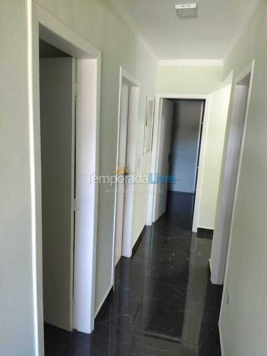 Casa para aluguel de temporada em Guarujá (Jardim Virgínia)