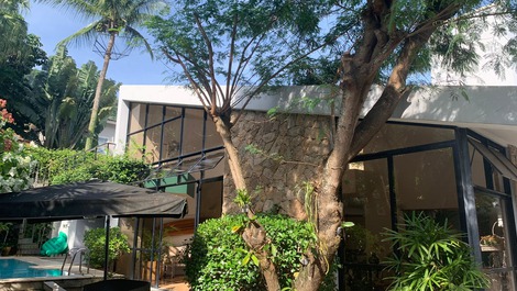 GREENWOOD PARK - GOOD PRICE - POOL IN SECURE VERY GREEN CONDOMINIUM!