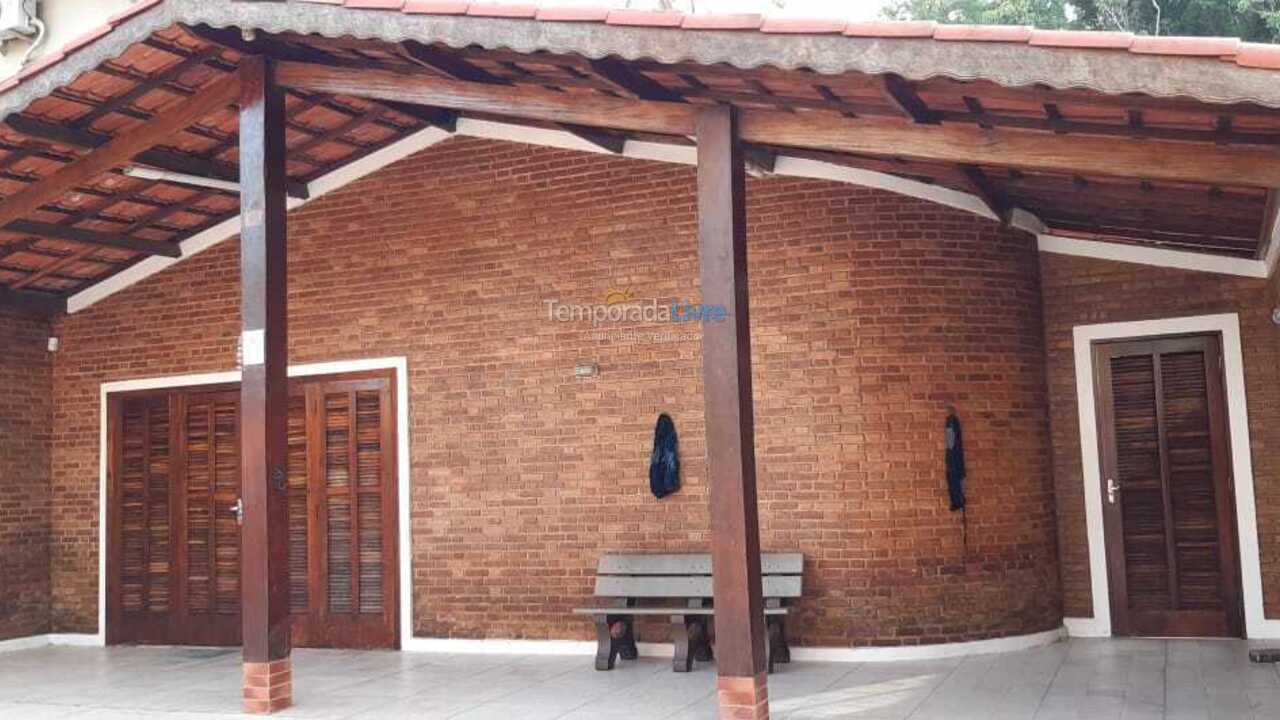 Casa para aluguel de temporada em Ubatuba (Praia das Toninhas)