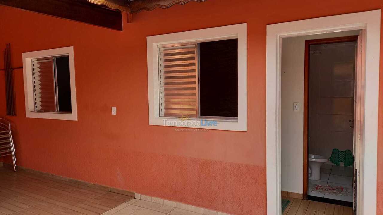Casa para aluguel de temporada em Ubatuba (Praia das Toninhas)