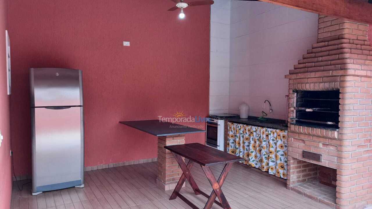 Casa para aluguel de temporada em Ubatuba (Praia das Toninhas)