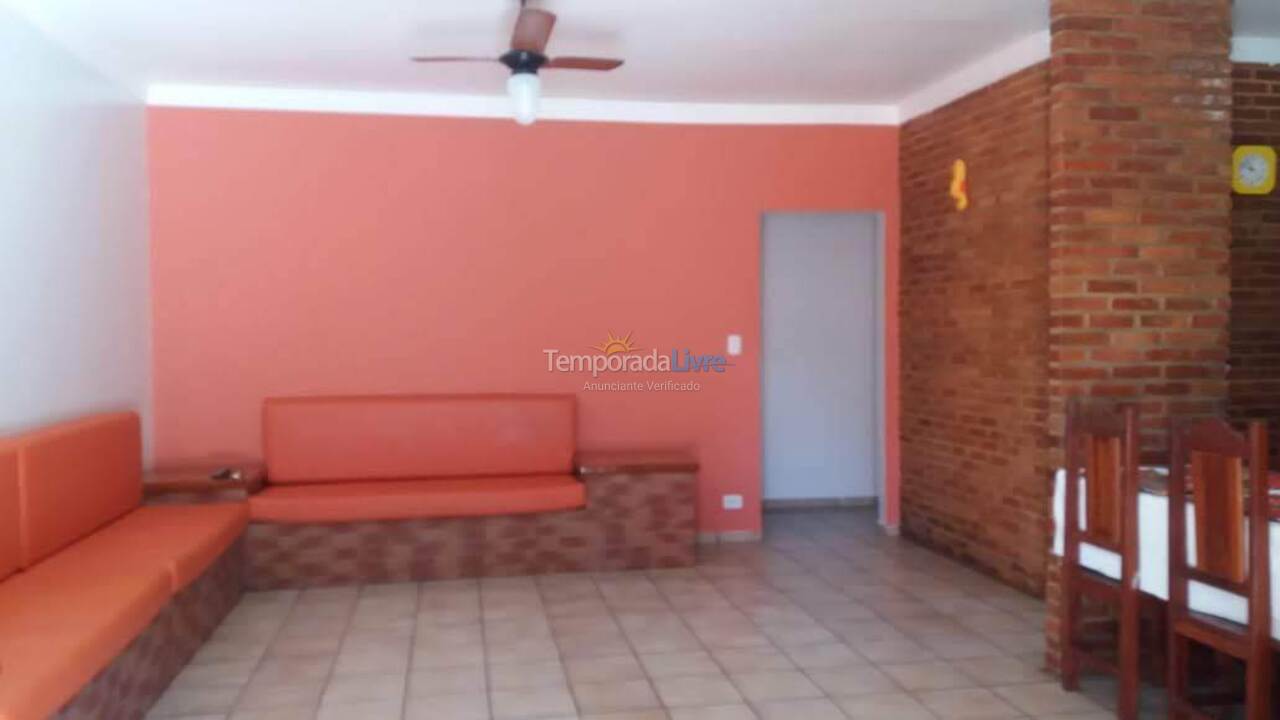 Casa para aluguel de temporada em Ubatuba (Praia das Toninhas)