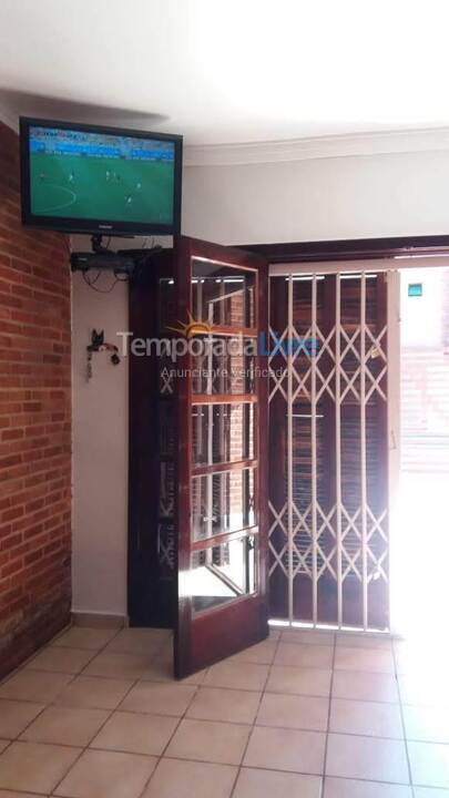 Casa para aluguel de temporada em Ubatuba (Praia das Toninhas)