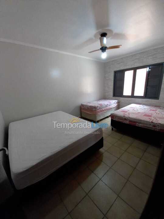 Casa para aluguel de temporada em Ubatuba (Praia das Toninhas)