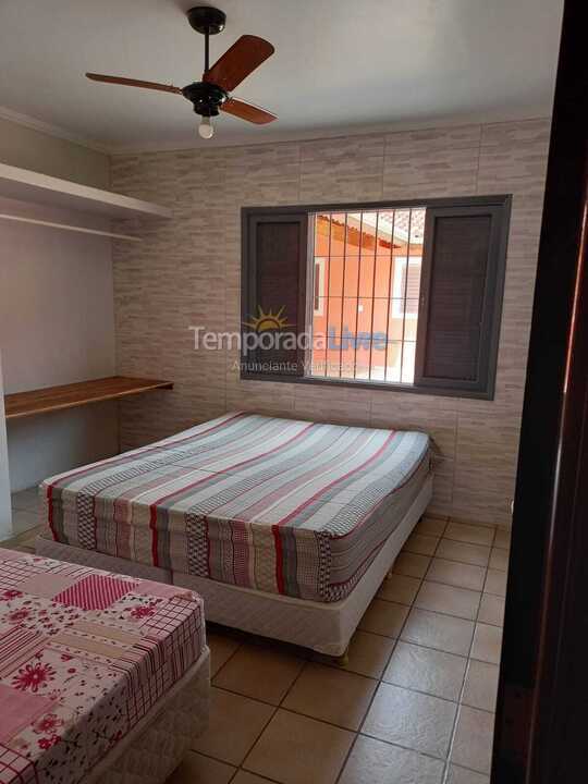 Casa para aluguel de temporada em Ubatuba (Praia das Toninhas)