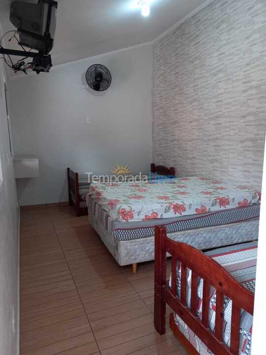 Casa para aluguel de temporada em Ubatuba (Praia das Toninhas)