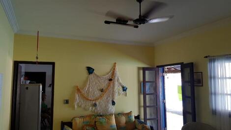 Casa en excelente ubicación, situada entre el mar y la montaña.