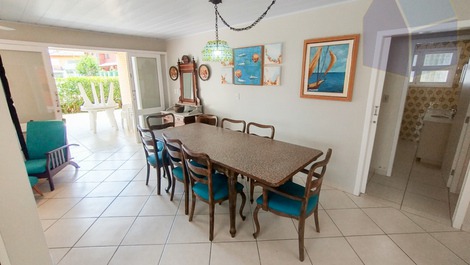 105 House with 4 bedrooms 50 meters from the beach