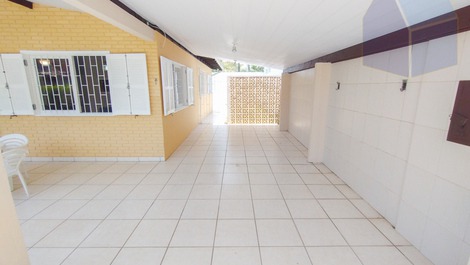 105 House with 4 bedrooms 50 meters from the beach