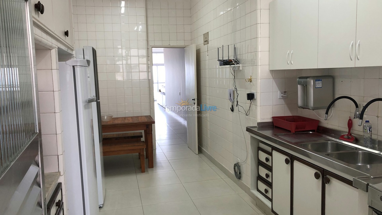 Apartamento para aluguel de temporada em Guarujá (Pitangueiras)