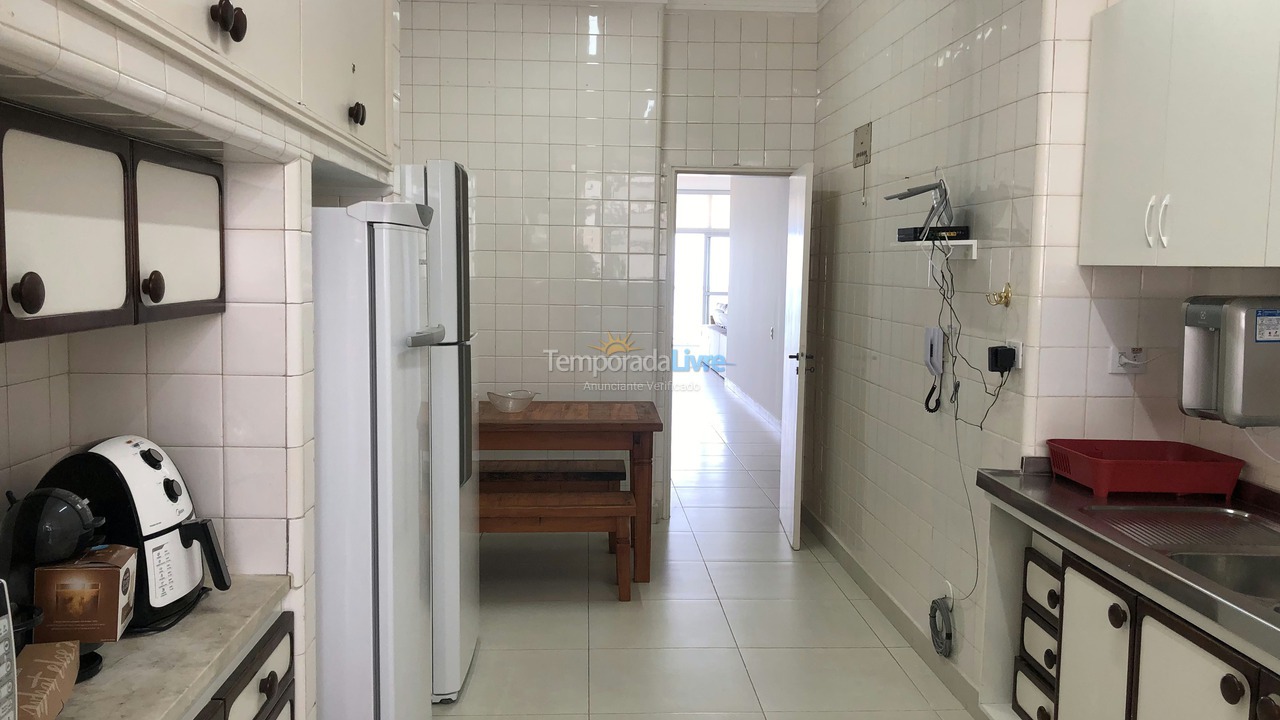 Apartamento para aluguel de temporada em Guarujá (Pitangueiras)
