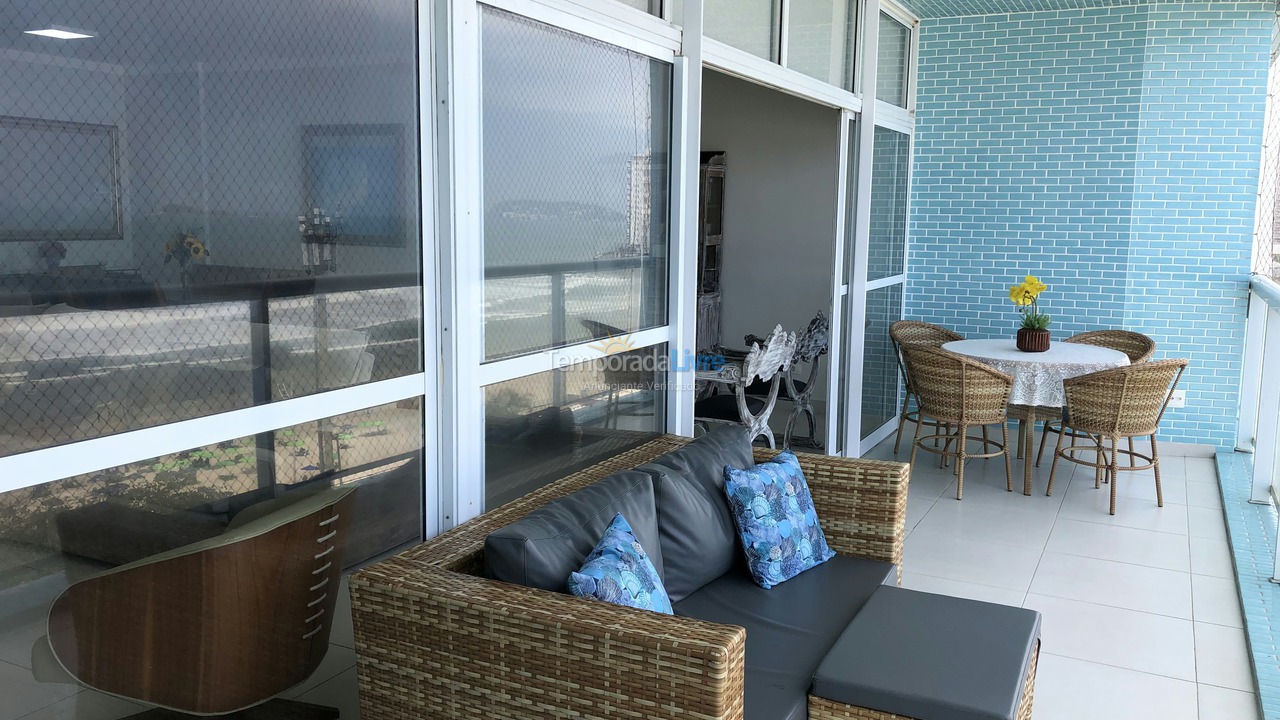 Apartamento para aluguel de temporada em Guarujá (Pitangueiras)