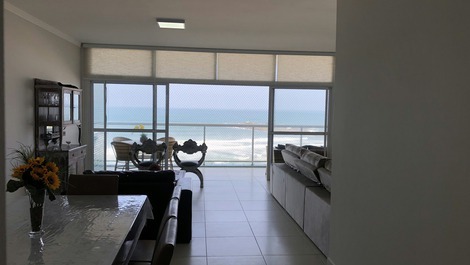 APARTAMENTO ALTO PADRÃO COM VISTA TOTAL PARA O MAR
