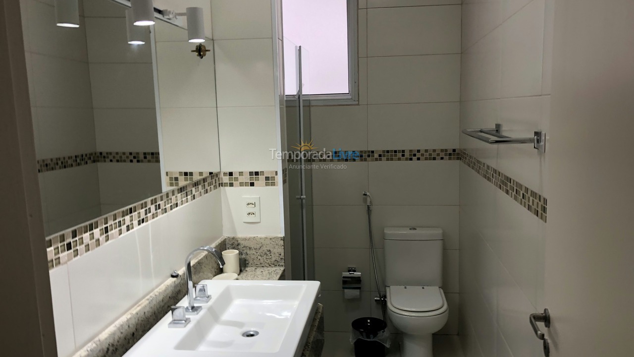 Apartamento para aluguel de temporada em Guarujá (Pitangueiras)