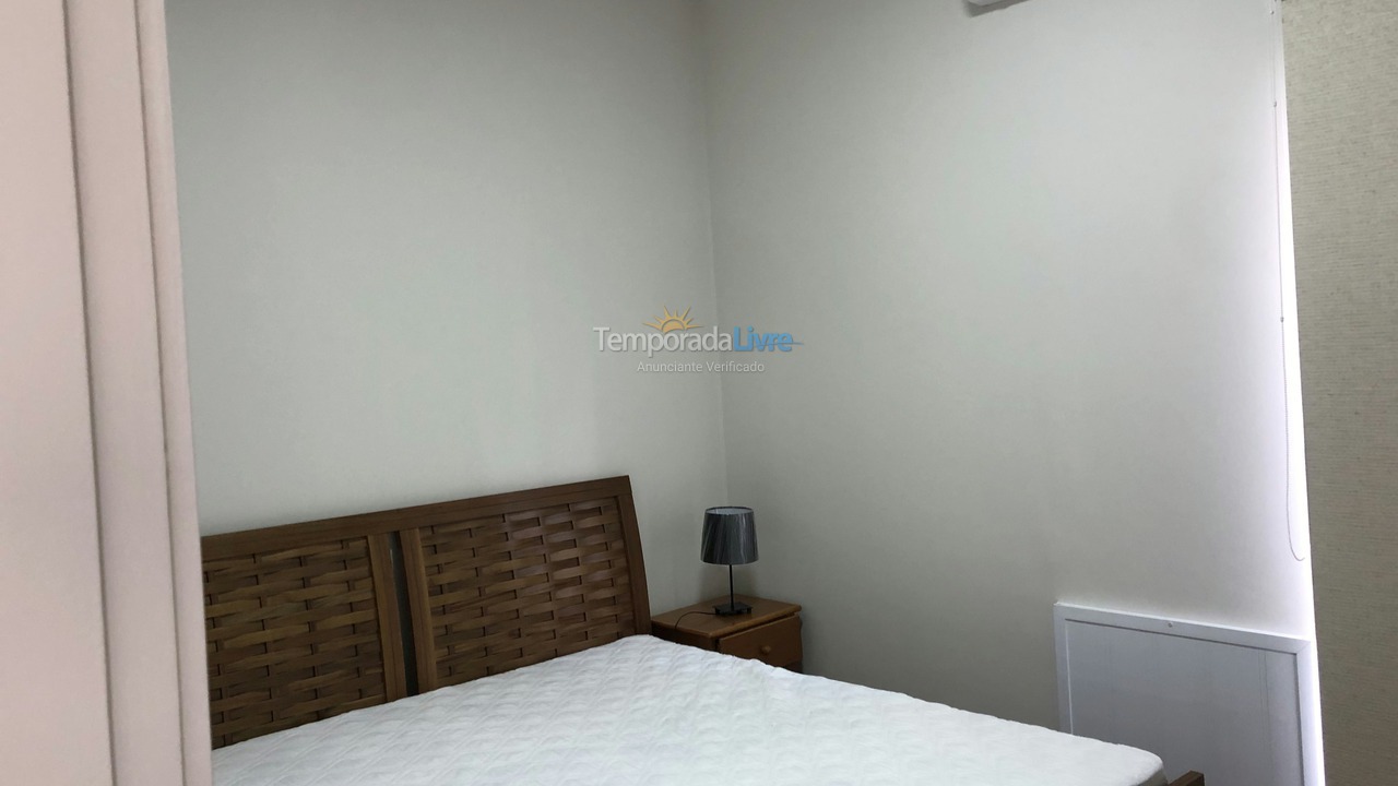 Apartamento para aluguel de temporada em Guarujá (Pitangueiras)