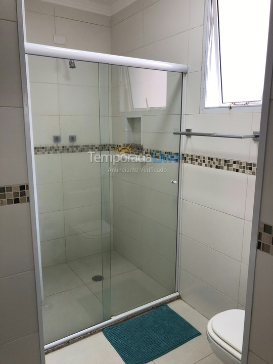 Apartamento para aluguel de temporada em Guarujá (Pitangueiras)