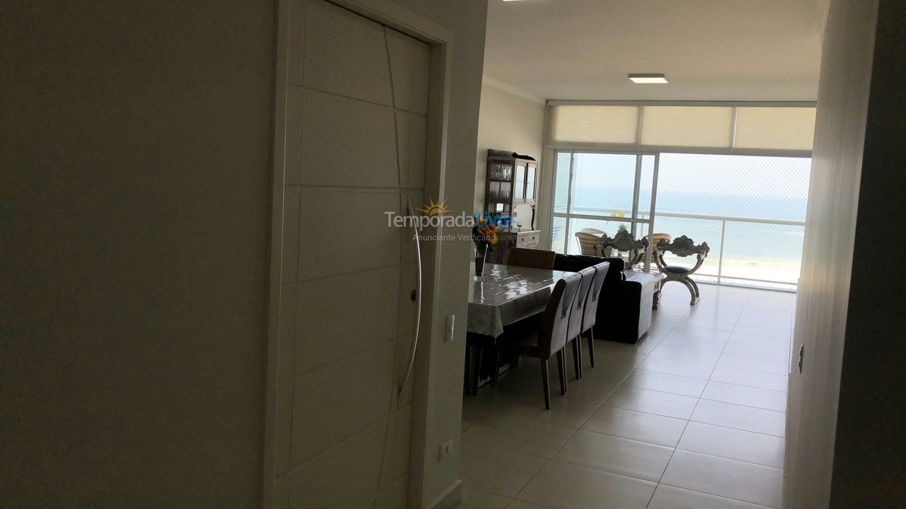 Apartamento para aluguel de temporada em Guarujá (Pitangueiras)