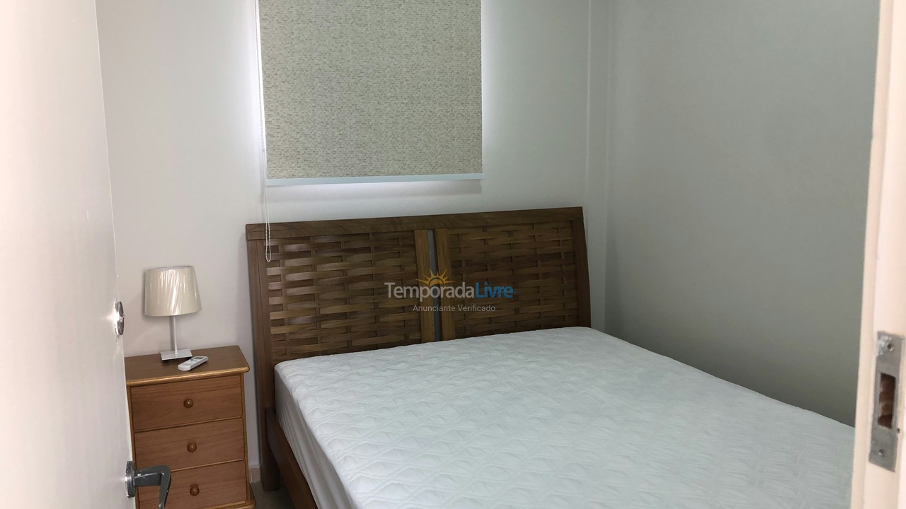 Apartamento para aluguel de temporada em Guarujá (Pitangueiras)