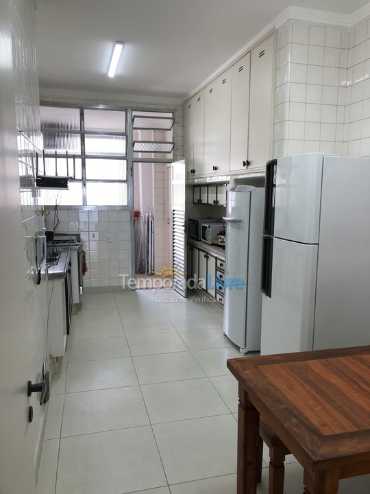 Apartamento para aluguel de temporada em Guarujá (Pitangueiras)