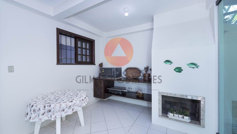 Casa com 4 dormitórios a 50 metros do mar