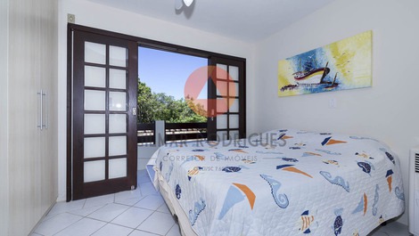 Casa com 4 dormitórios a 50 metros do mar