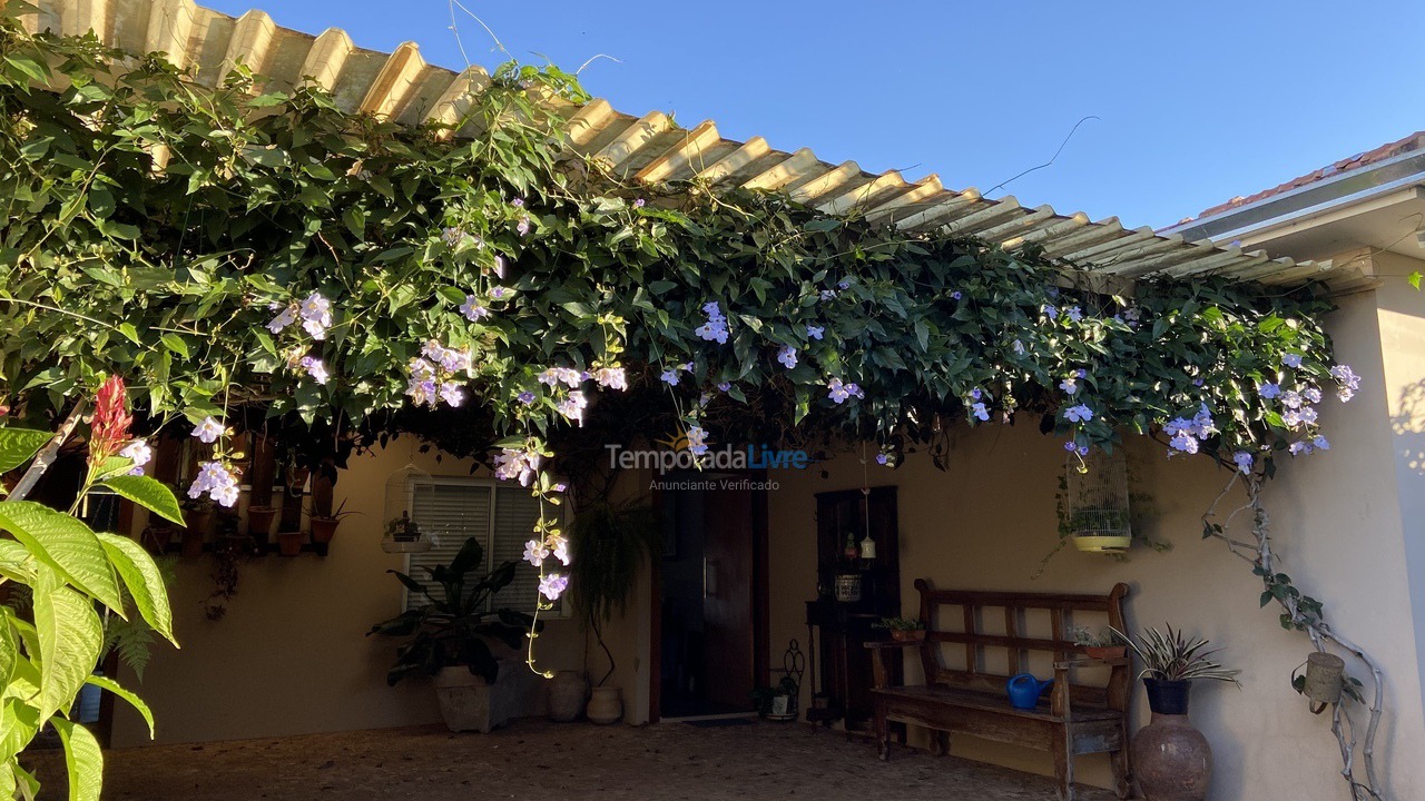 Casa para aluguel de temporada em Brotas (Caju)