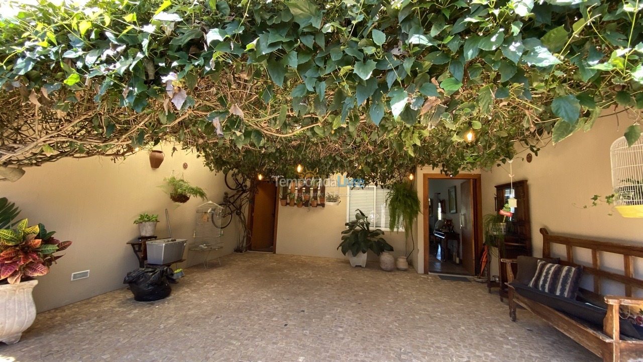 Casa para aluguel de temporada em Brotas (Caju)