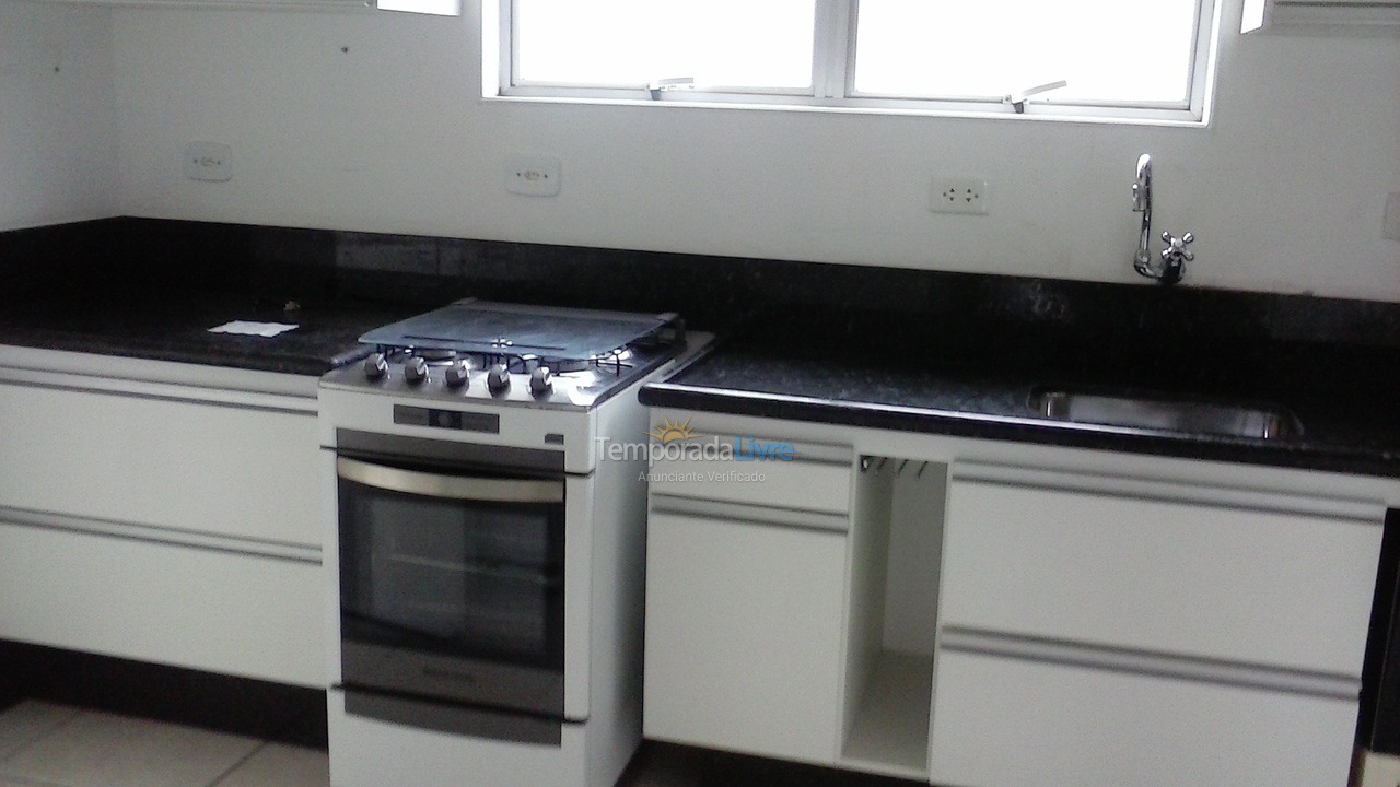 Apartamento para aluguel de temporada em Guarujá (Pitangueiras)