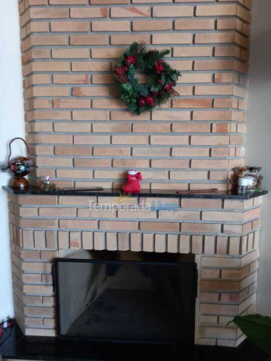 Casa para alquiler de vacaciones em Paraibuna (Bairro da Grama)