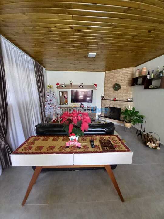 Casa para alquiler de vacaciones em Paraibuna (Bairro da Grama)