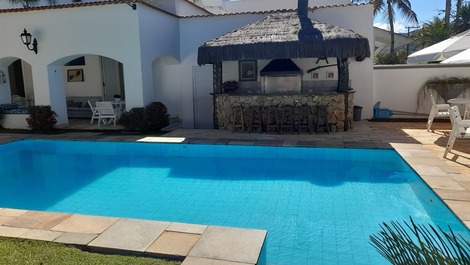 Paraíso en Jardim Acapulco, 5 habitaciones. 100m de la entrada