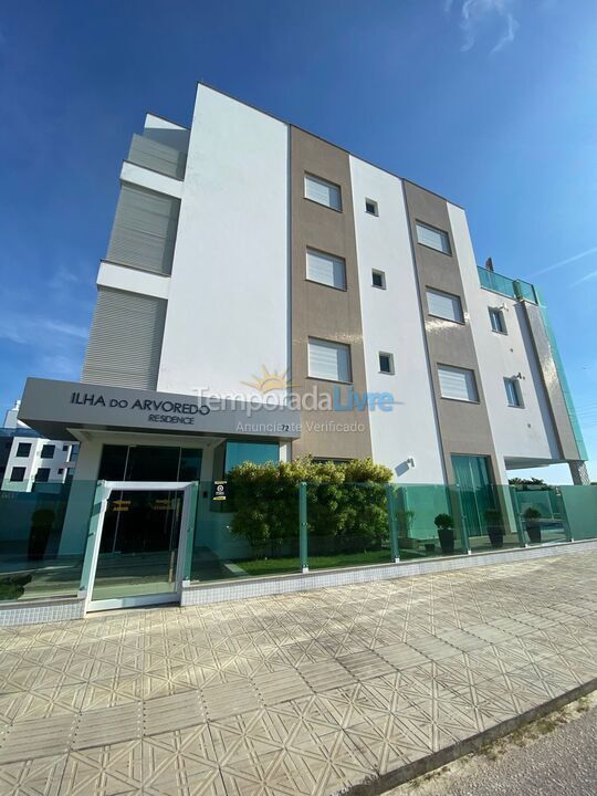 Apartamento para aluguel de temporada em Governador Celso Ramos (Praia de Palmas)