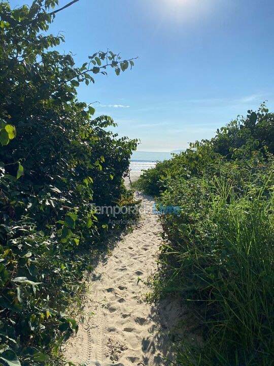 Apartamento para aluguel de temporada em Governador Celso Ramos (Praia de Palmas)