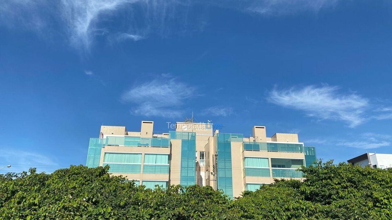 Apartamento para aluguel de temporada em Governador Celso Ramos (Praia de Palmas)